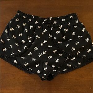 Soprano Black and White Floral Women's Shorts